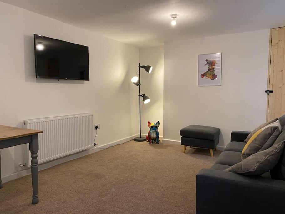 Modern 2 Bedroom Cottage Near Bike Park Wales. Merthyr Tydfil Exterior foto